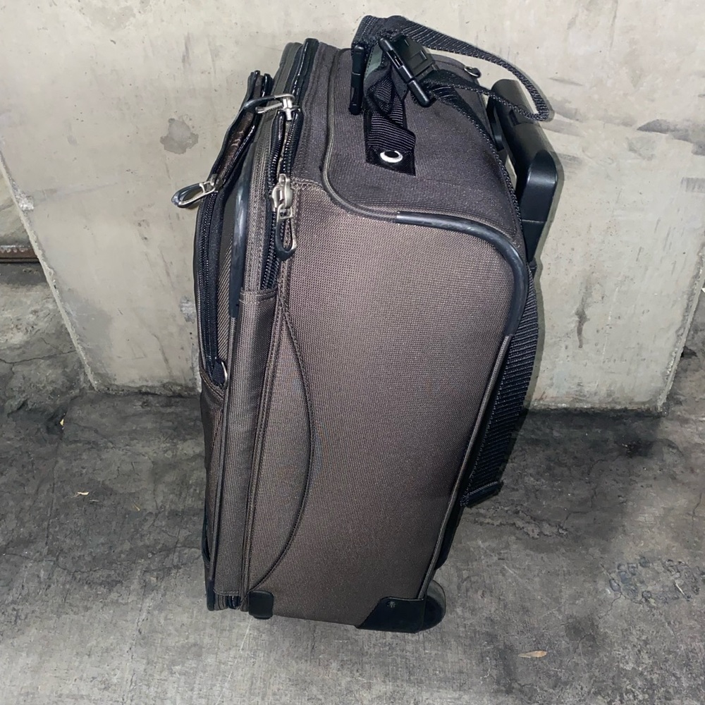 Briggs & Riley Carry On Suitcase - Picture 6 of 11